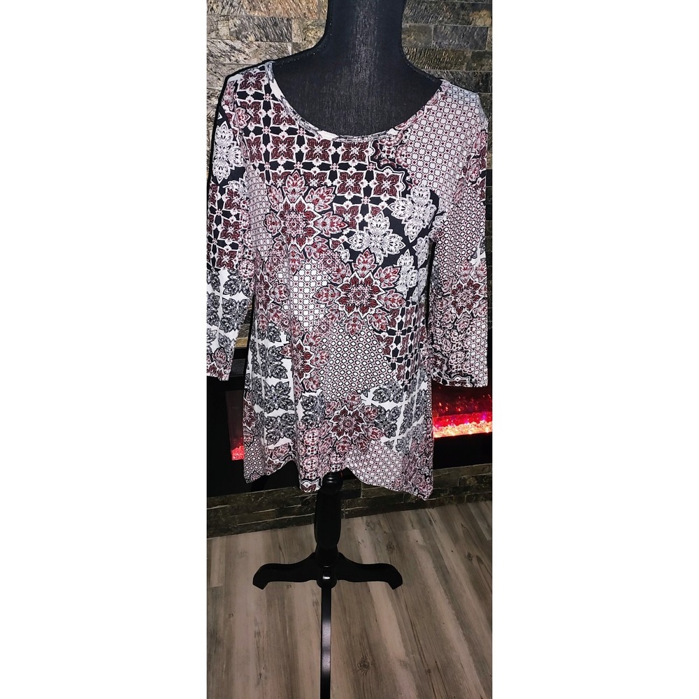 Take Two Clothing Co. Multi Colored Floral Top Size Medium NEW